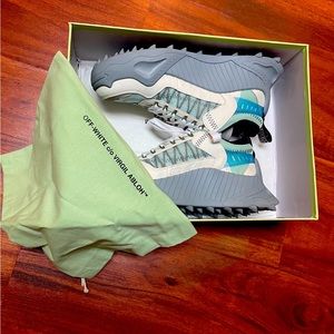 OFF-WHITE c/o VIRGIL ABLOH™M snickers